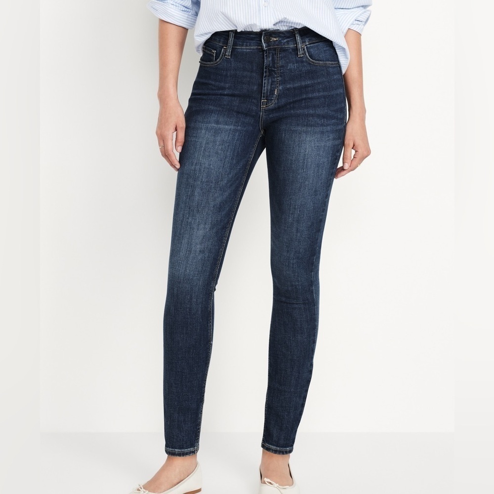 Old Navy Women's Dark Blue Skinny Jeans Size 6